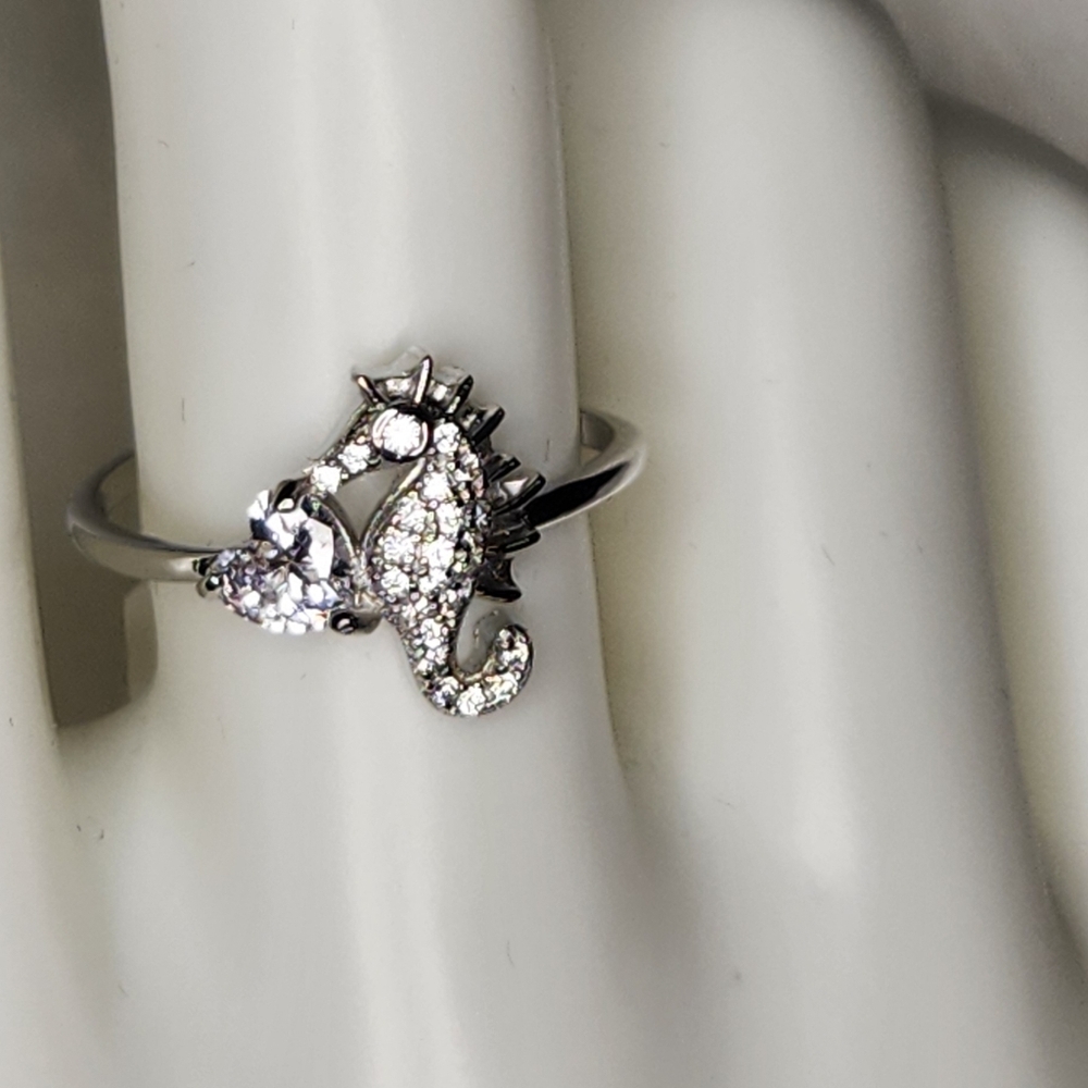 Sz.9 Seahorse W Hearts Ring S925